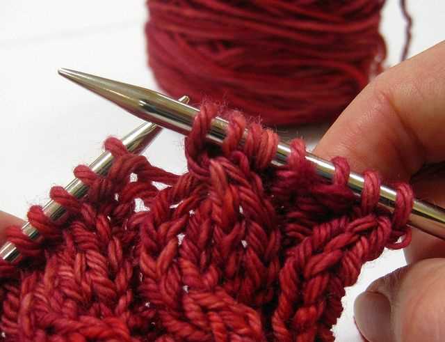 Knitting patterns using circular needles