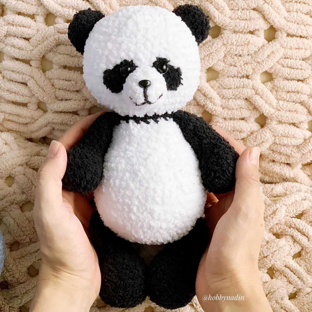 Knitted panda pattern free