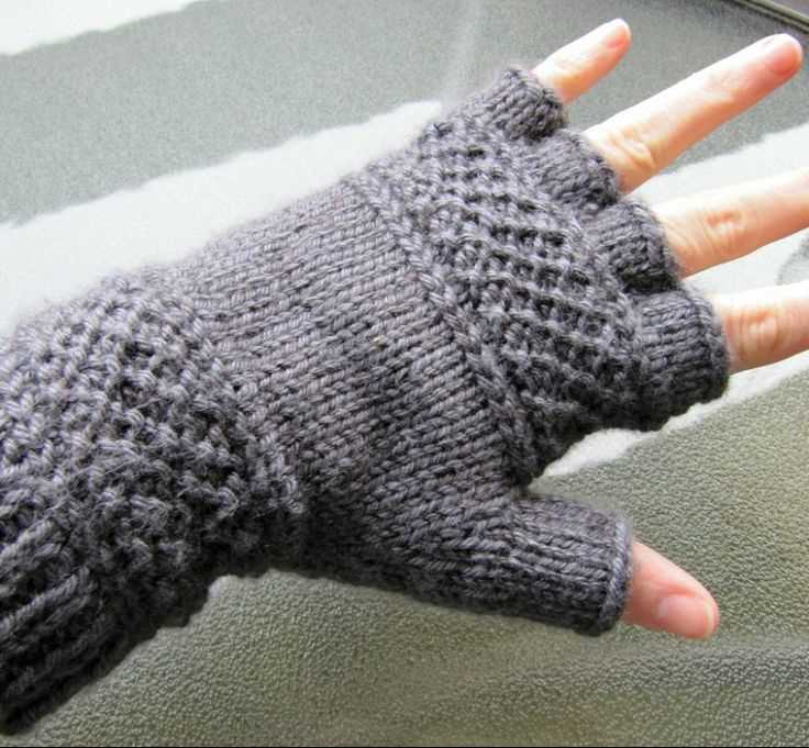 Get Cozy with Free Patterns for Knitted Fingerless Mittens Knitted fingerless mittens pattern free