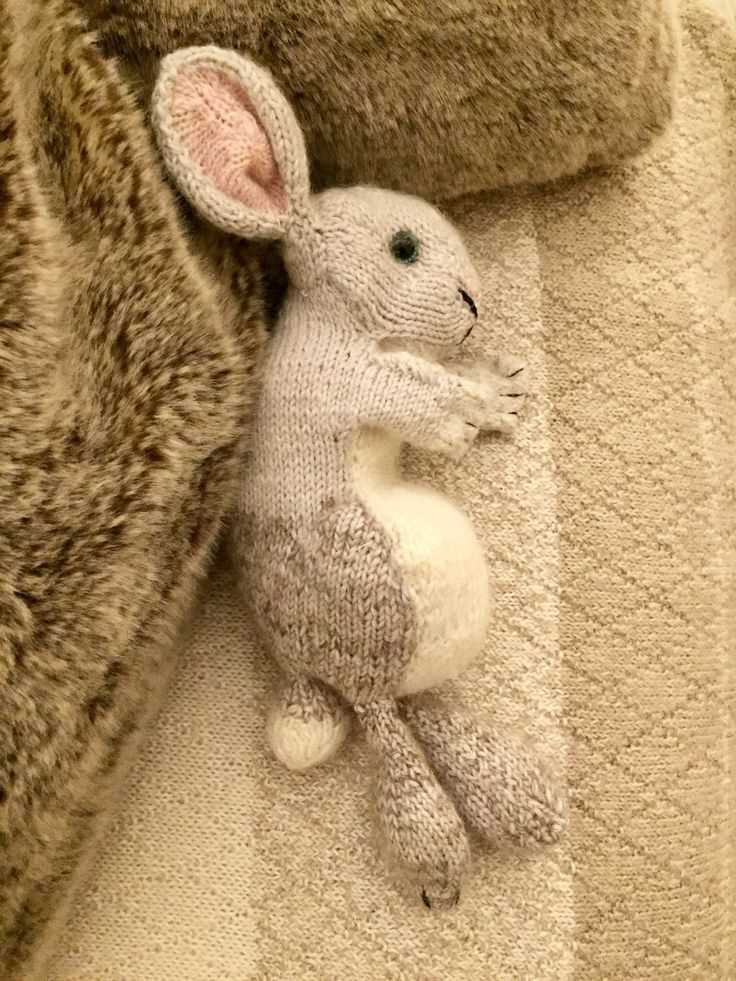 Knitting pattern rabbit