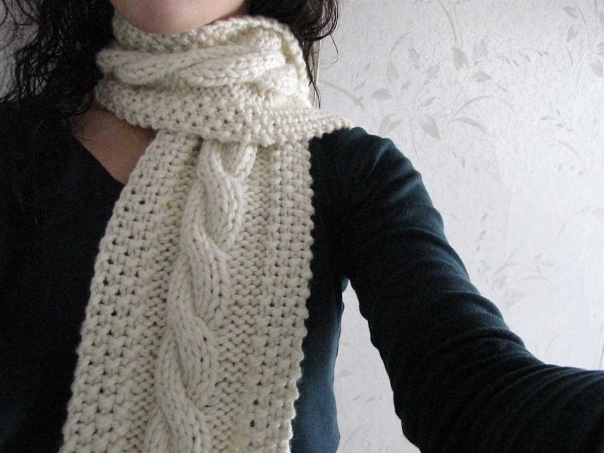 Bulky cable knit scarf pattern