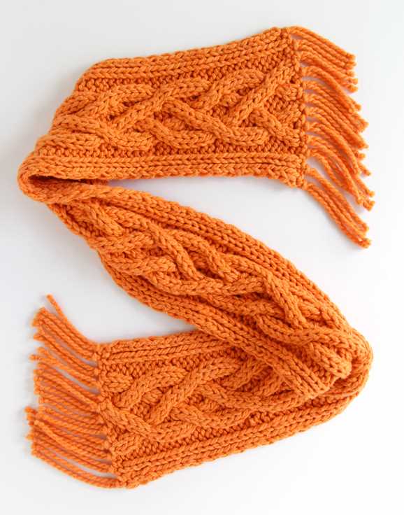 Bulky cable knit scarf pattern