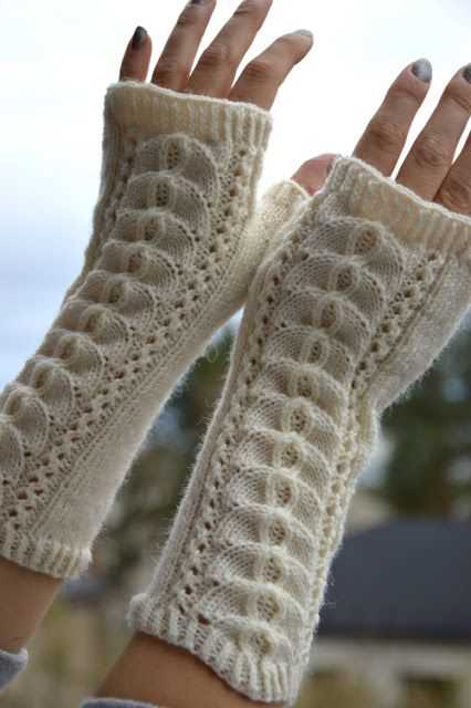 Bulky knit fingerless gloves pattern