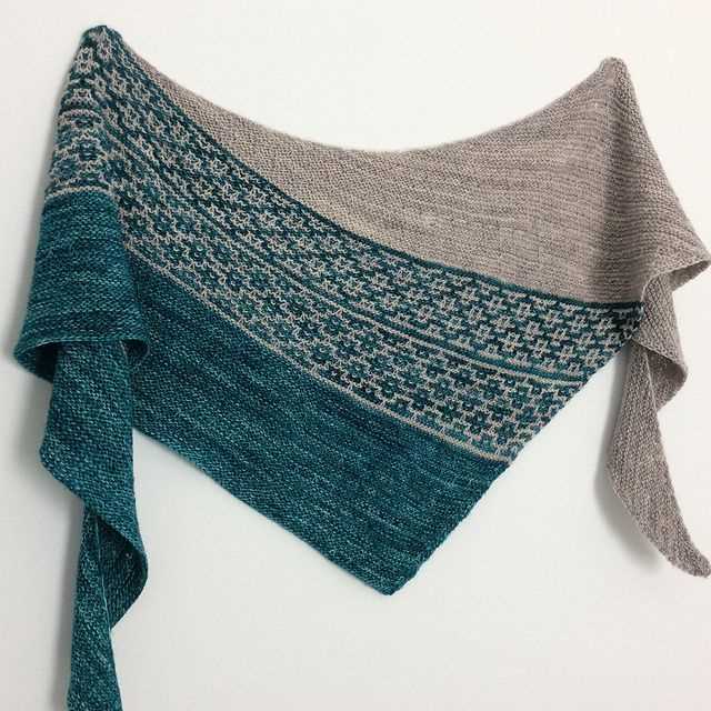 Bulky knit shawl pattern