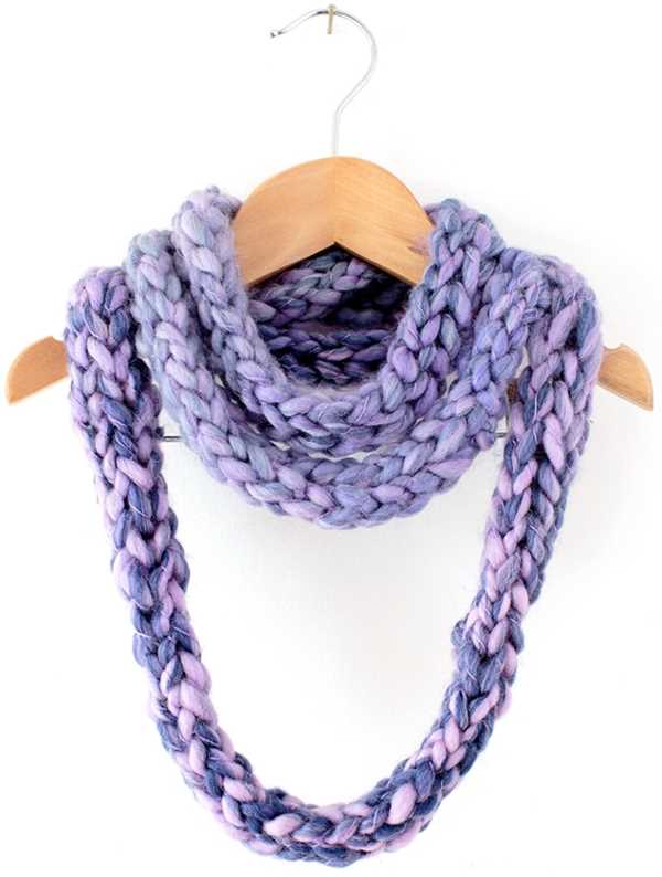 Bulky yarn infinity scarf knitting pattern