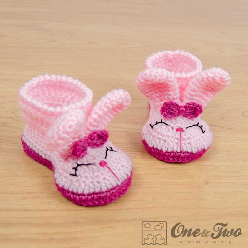 Bunny booties knitting pattern