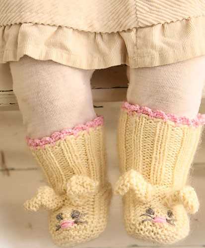 Bunny booties knitting pattern