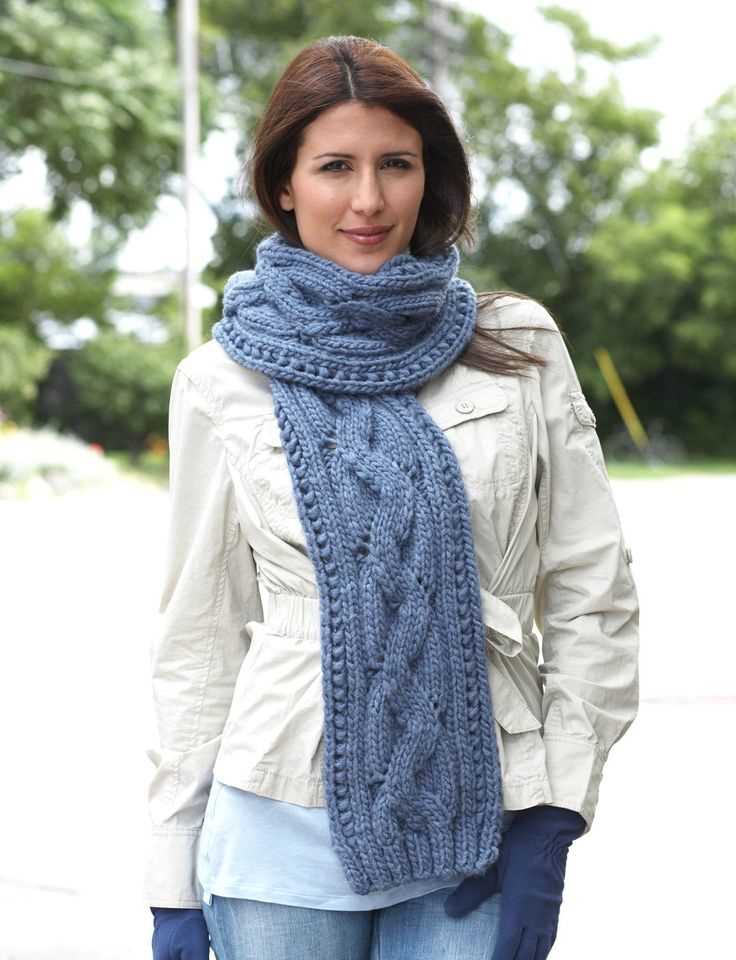 Bulky cable knit scarf pattern