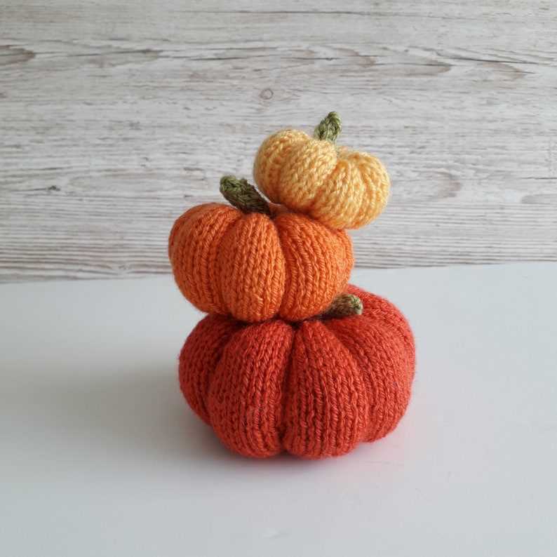 Cable knit pumpkin pattern
