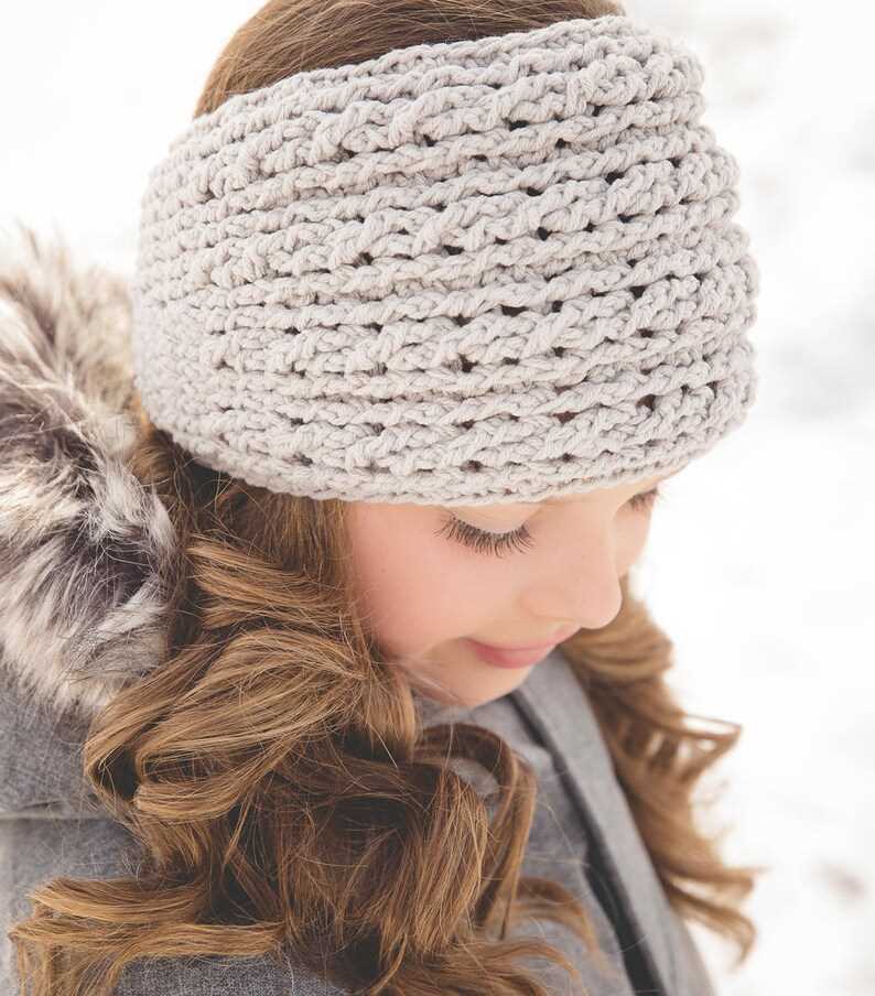 Cable ear warmer knitting pattern