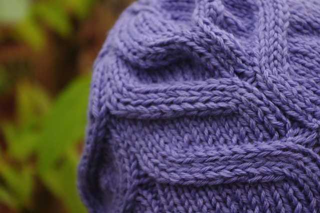 Cable knit hat pattern in the round