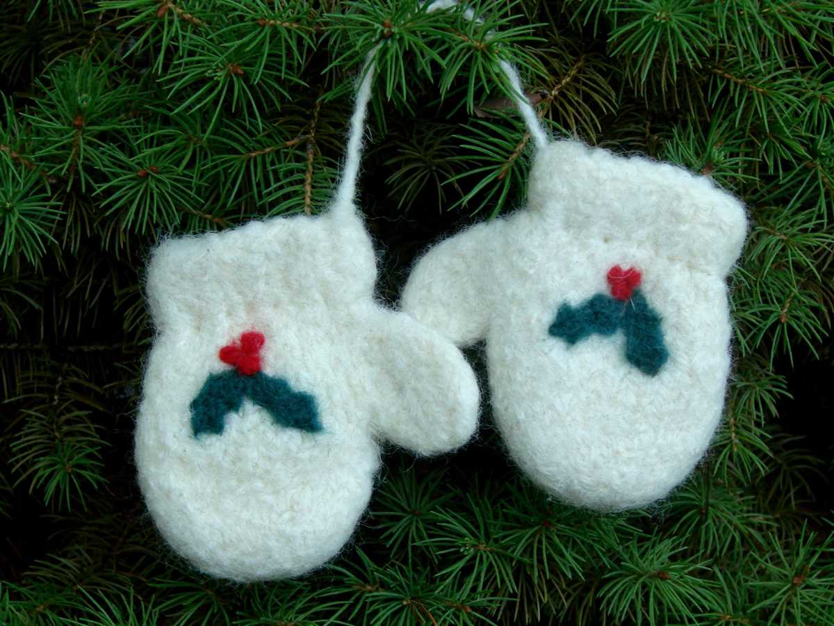 Christmas mittens knitting pattern