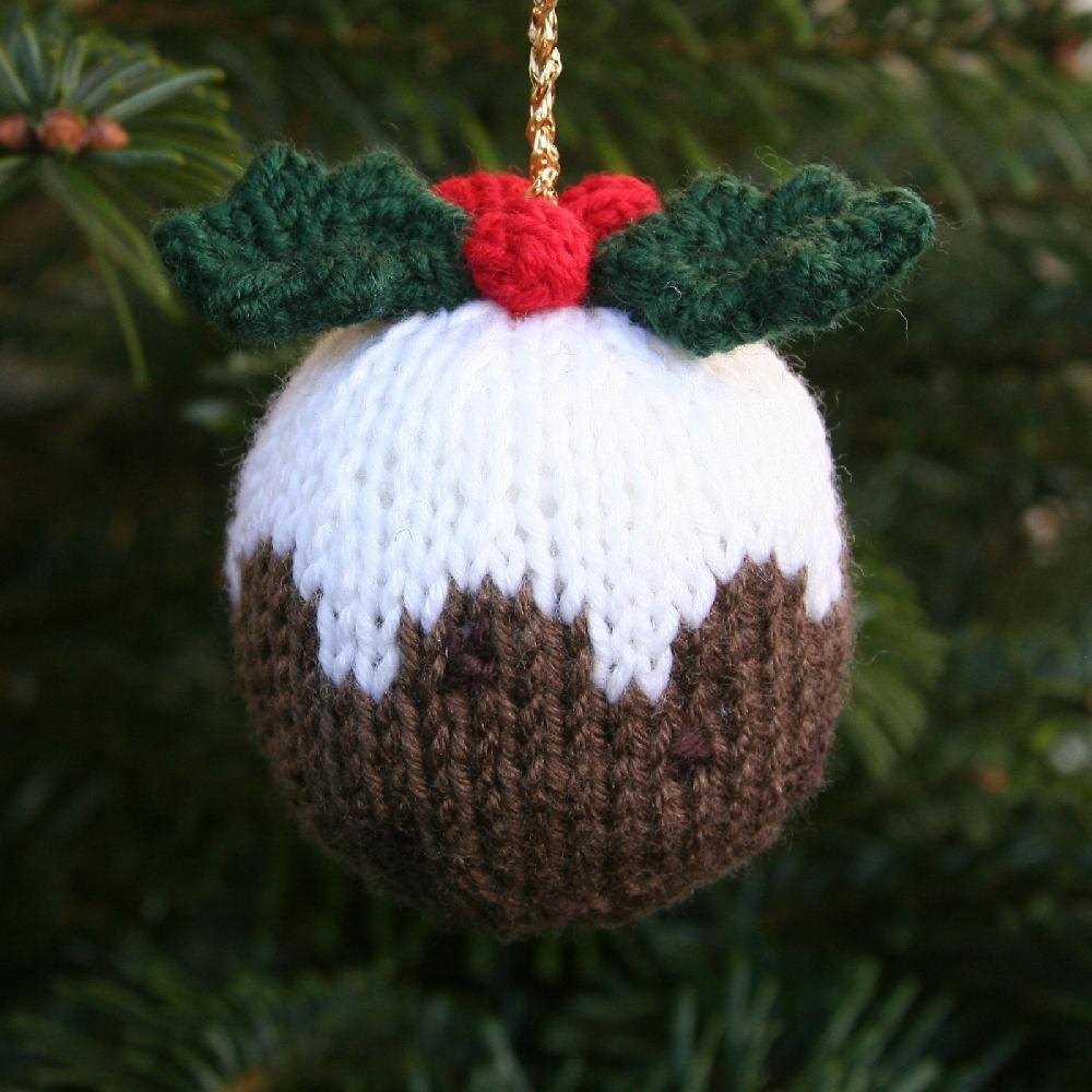 Festive Frost - A Cozy Knitting Pattern for a Christmas Pudding Christmas pudding knitting pattern