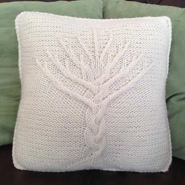 Chunky cable knit pillow pattern