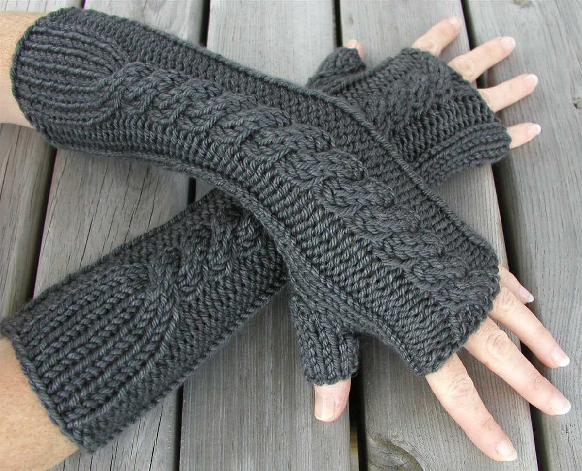 Chunky knit fingerless gloves pattern