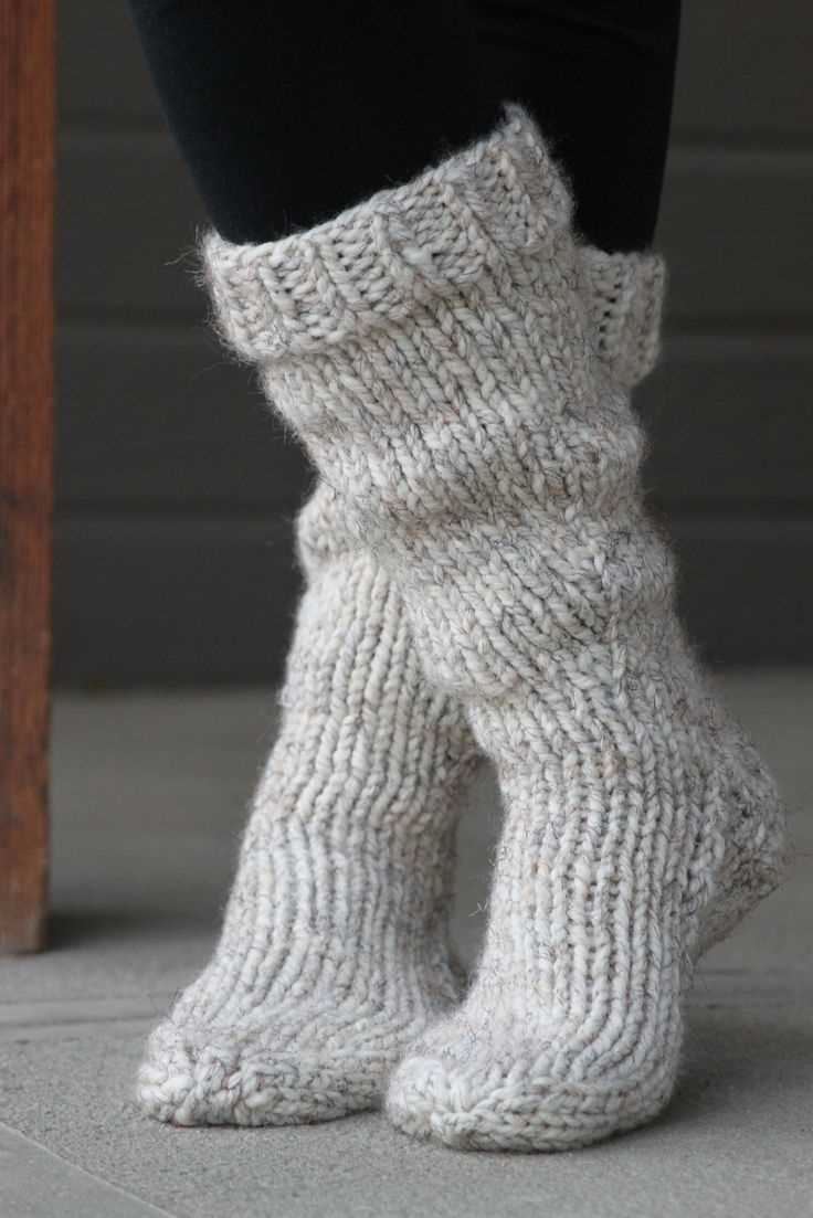 A Guide to Knitting Chunky Socks - Cozy Patterns for Toasty Feet Chunky sock knitting pattern
