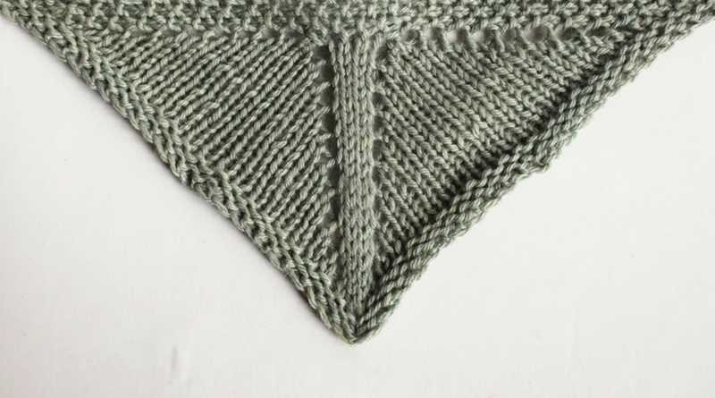 Chunky knit triangle shawl pattern