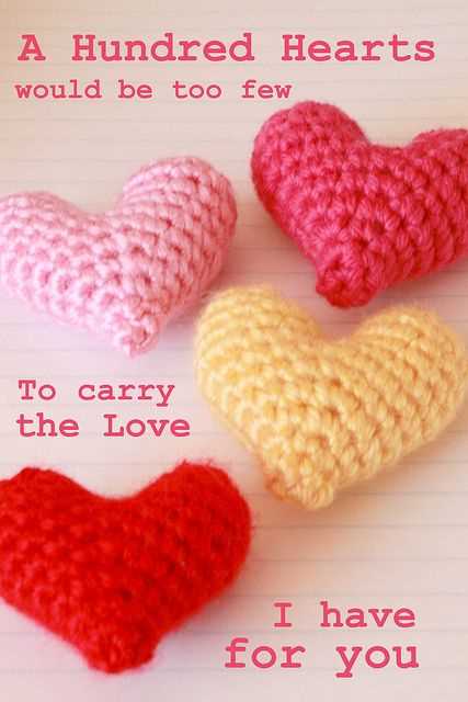 Tiny knitted heart pattern