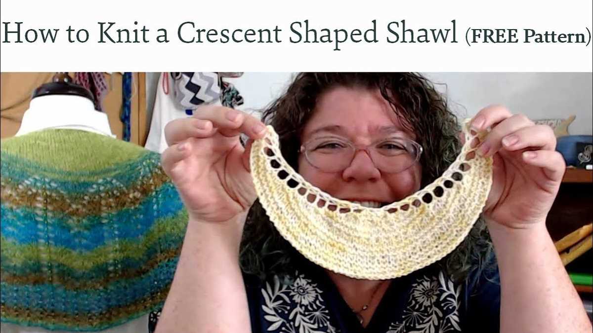 Crescent shaped shawl knitting pattern