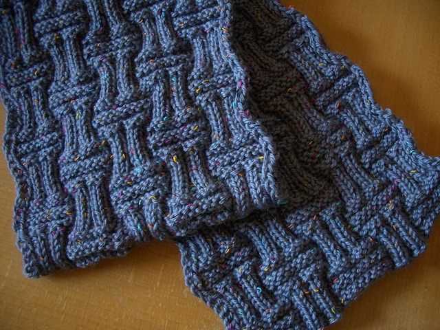 Knit and purl scarf pattern
