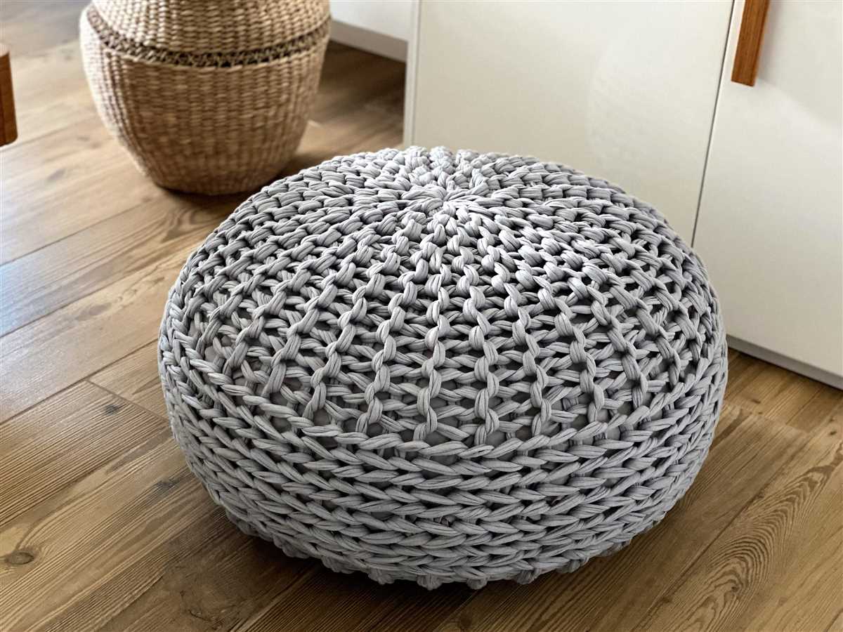 Free chunky knit pouf pattern