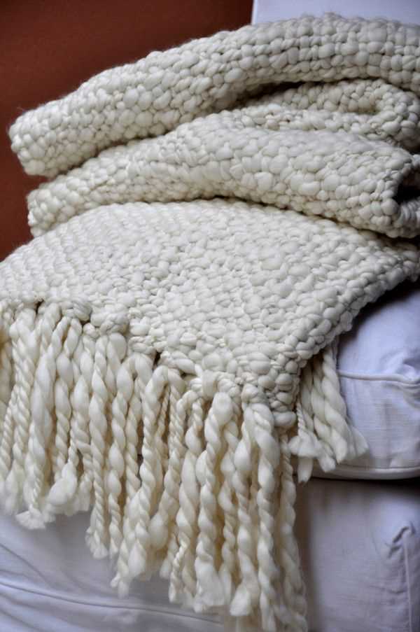 Bernat blanket yarn patterns hand knit