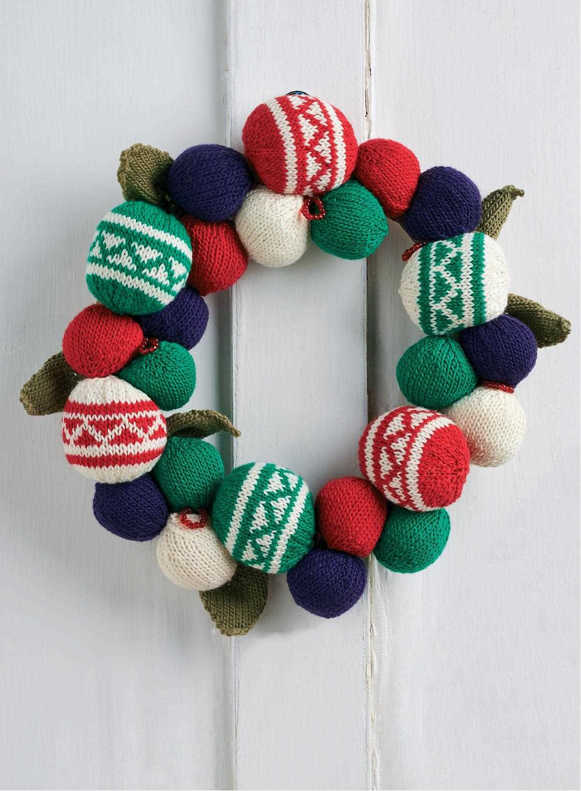 Create Your Own Beautiful Knitted Garland with This Easy Pattern Knit garland pattern