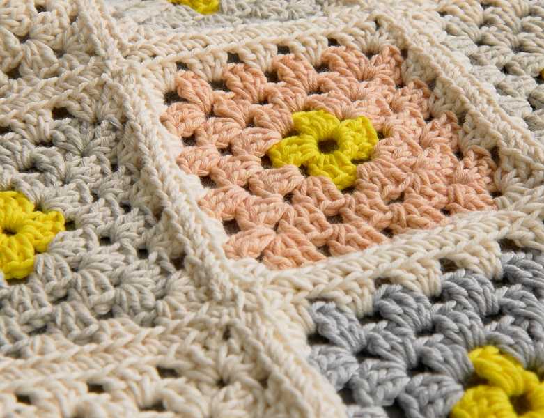 Knit granny square blanket pattern