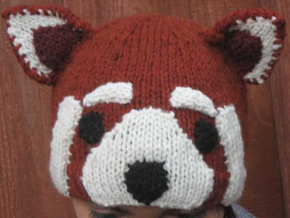 Knitted panda bear pattern