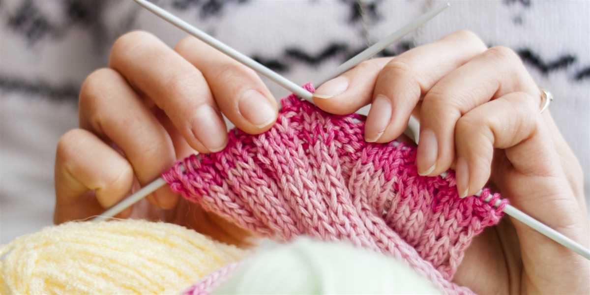 Knitting patterns using thick and thin yarn