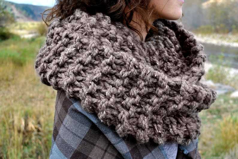 Chunky knit cowl pattern