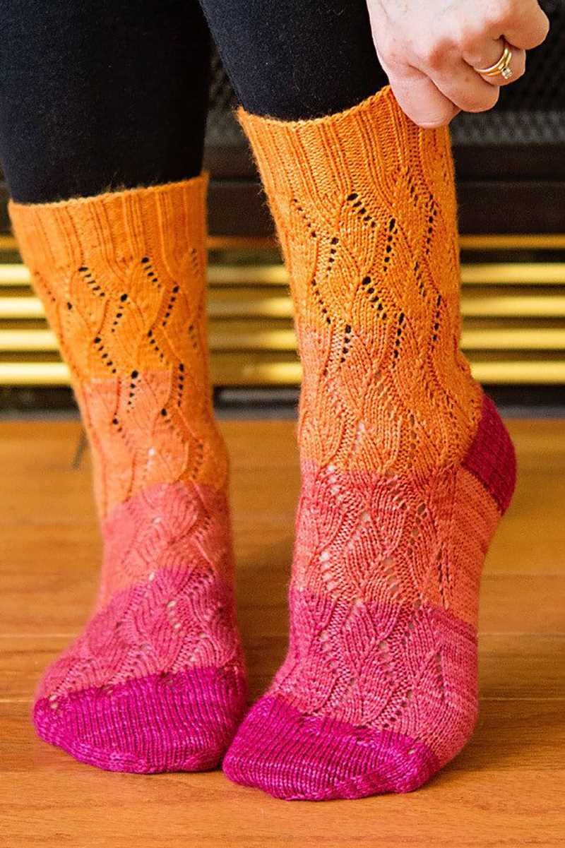 Knitting pattern for split toe socks