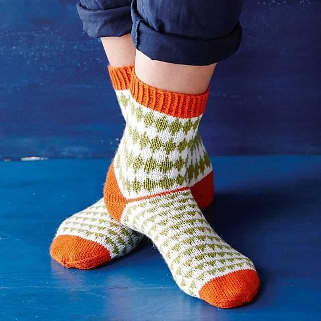 Dog socks knitting pattern
