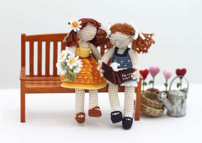 Create Tiny Knitted Masterpieces with Dollhouse Knitting Patterns Dollhouse knitting patterns