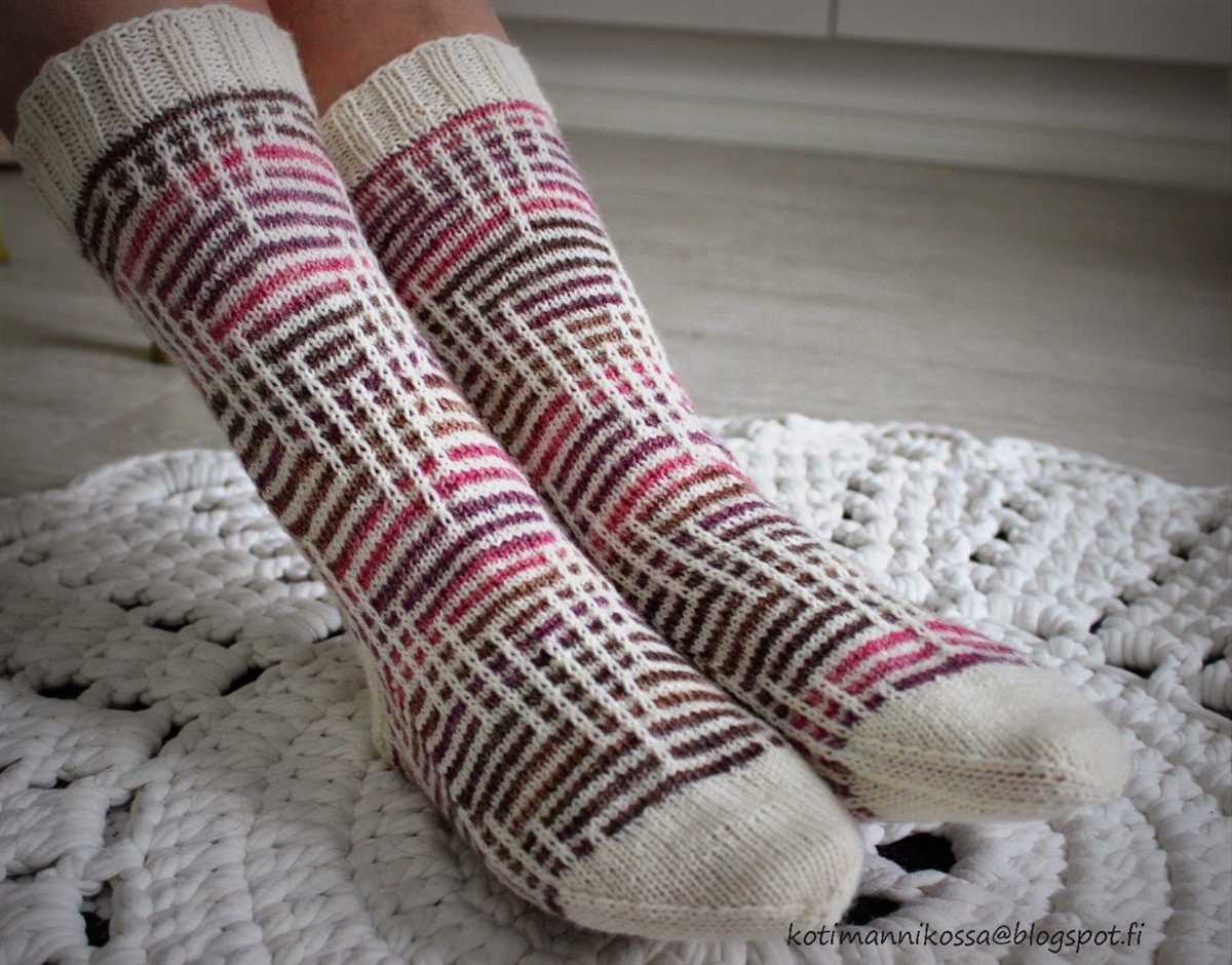 Dolls socks knitting patterns