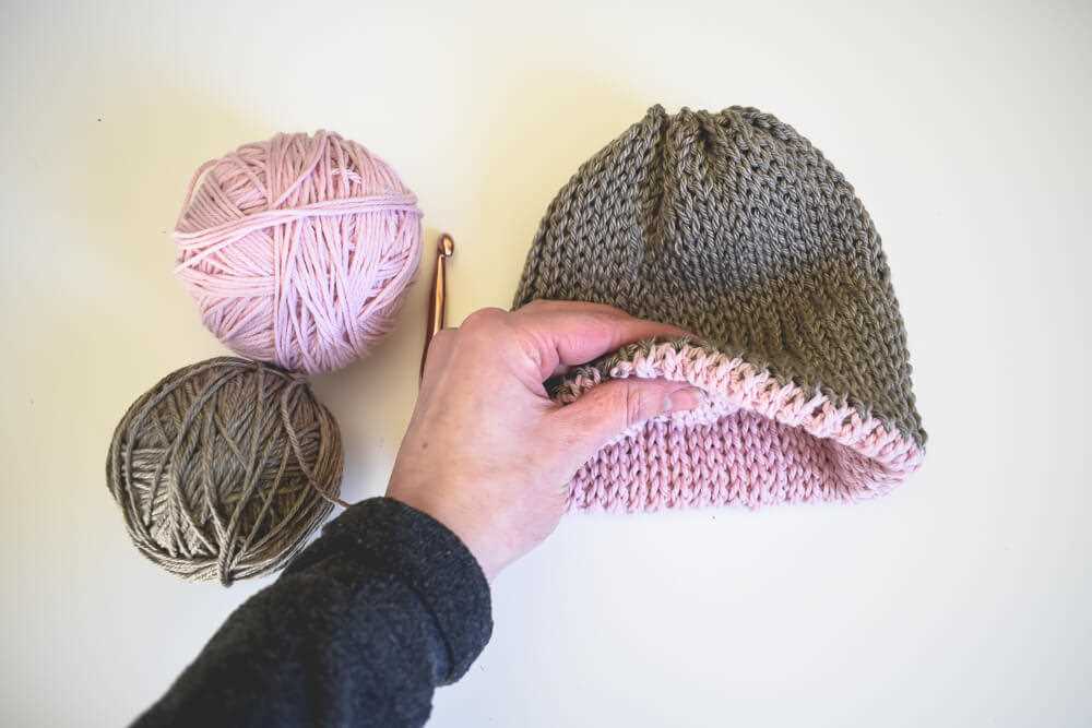 Double brim beanie knitting pattern