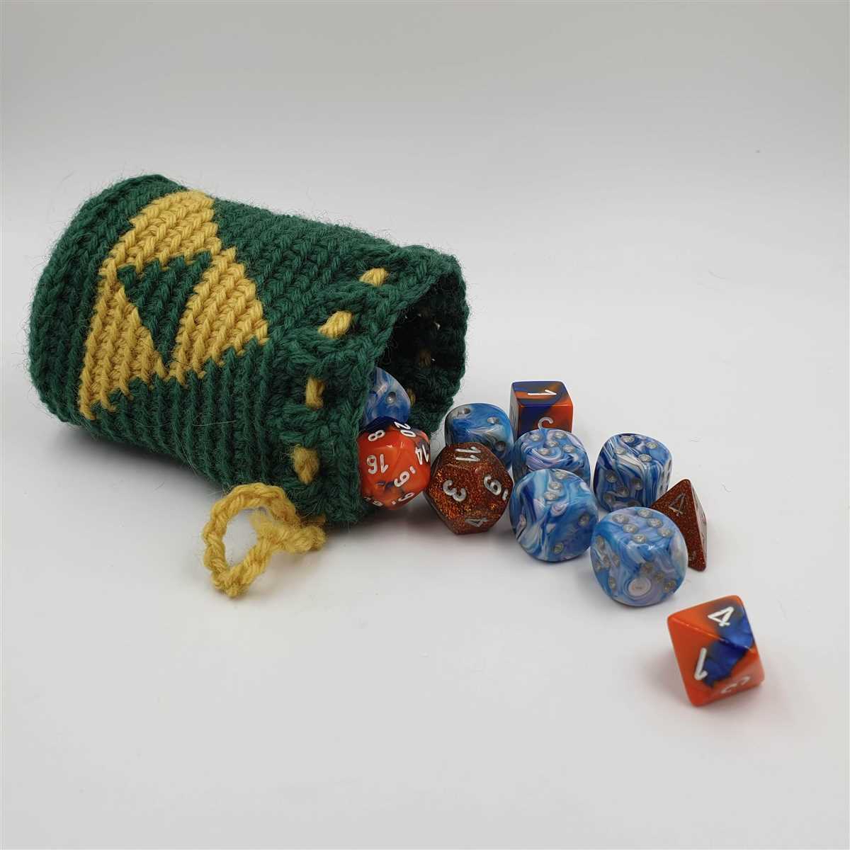 Dragon scale dice bag knitting pattern