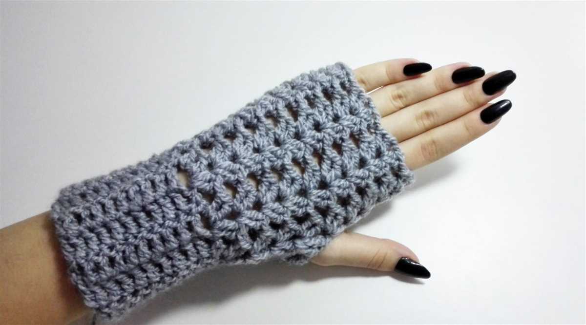 Fingerless gloves patterns free for knitting