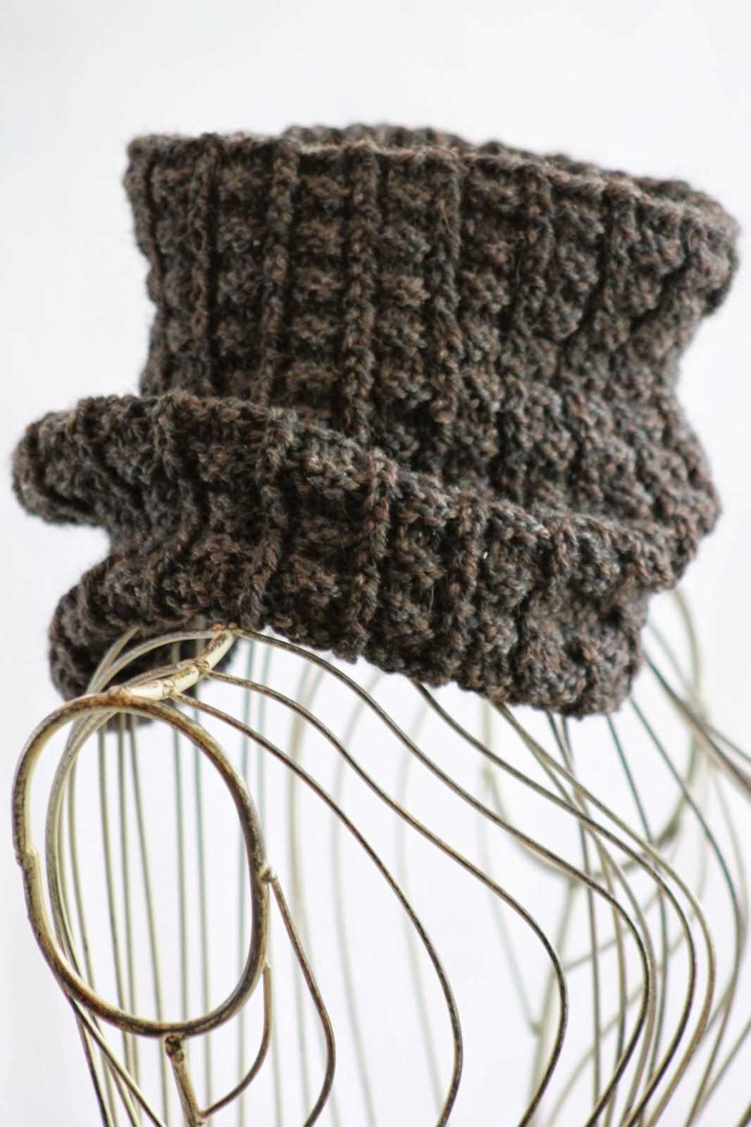 Easy cowl knitting pattern with straight needles