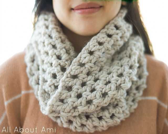 Easy chunky knit cowl pattern