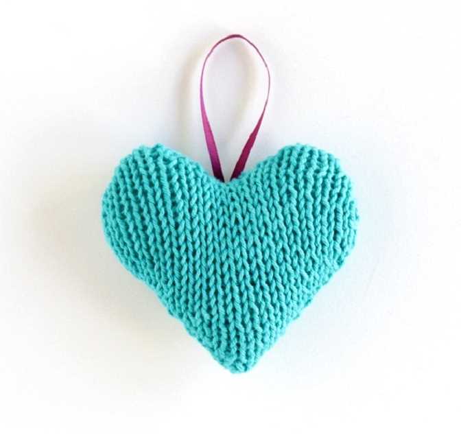 Easy knitted heart pattern