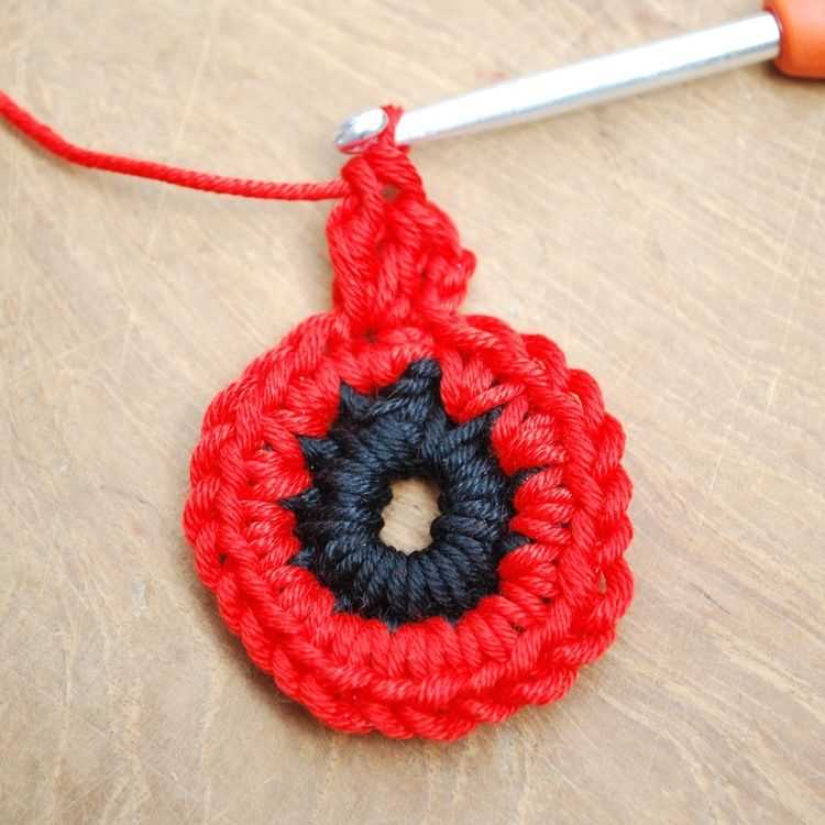 Knitting pattern for poppy