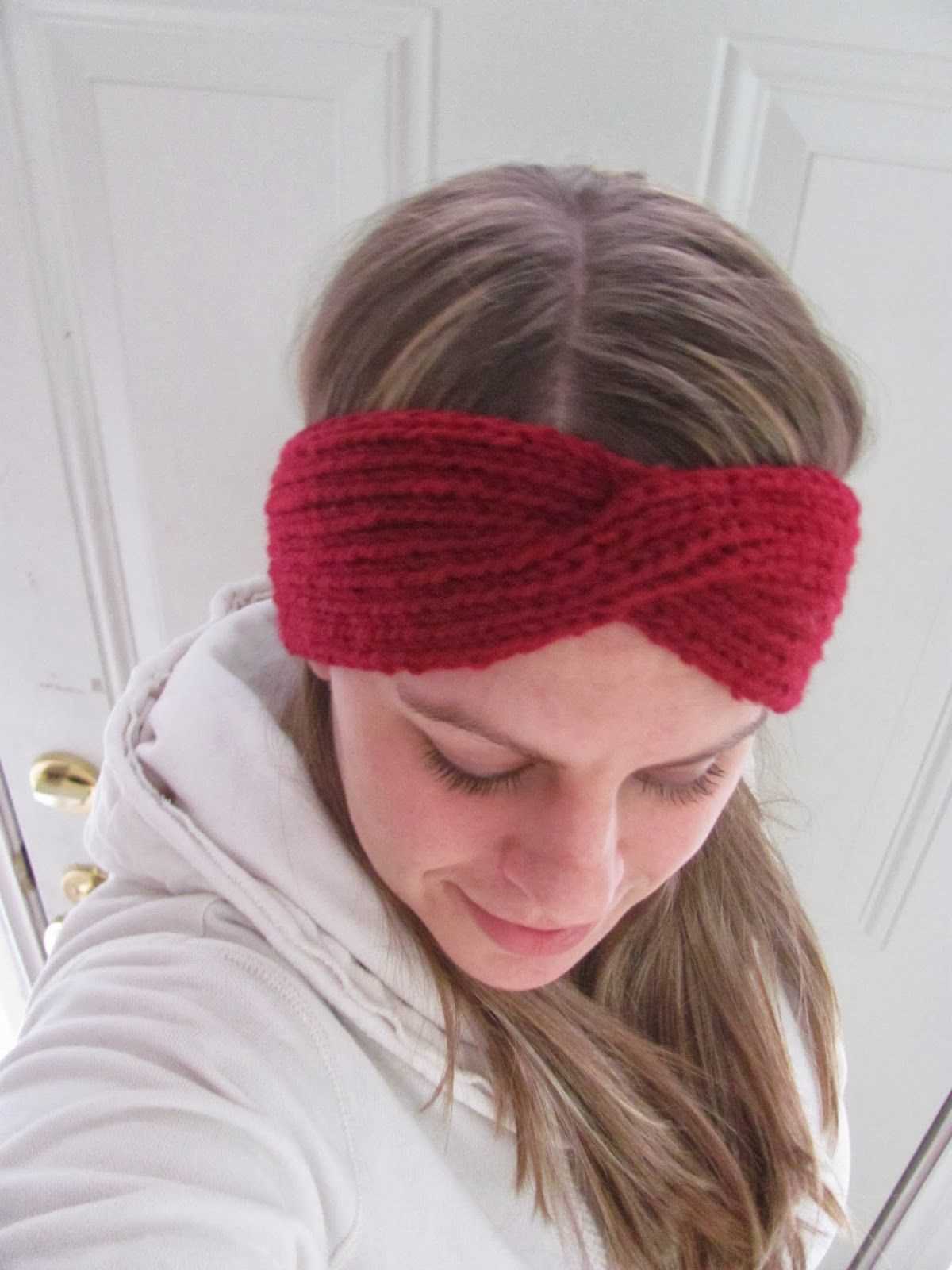 Free knitted twisted headband pattern