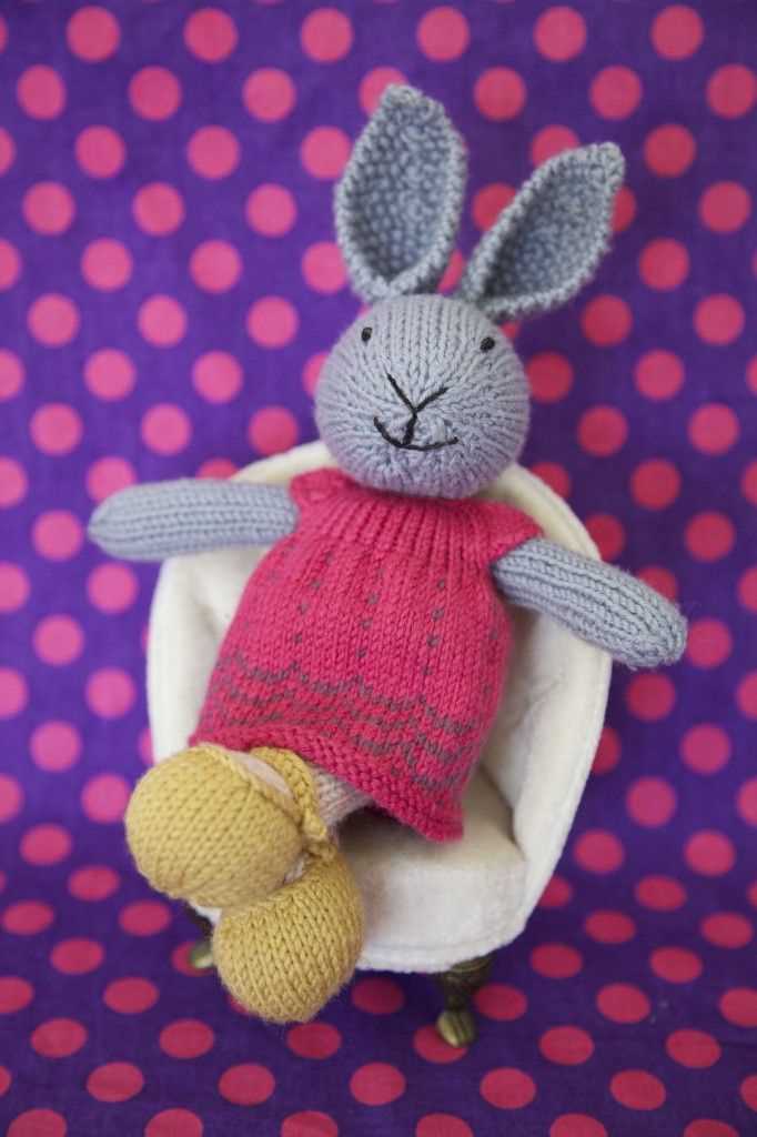Knitting pattern for rabbit and bear