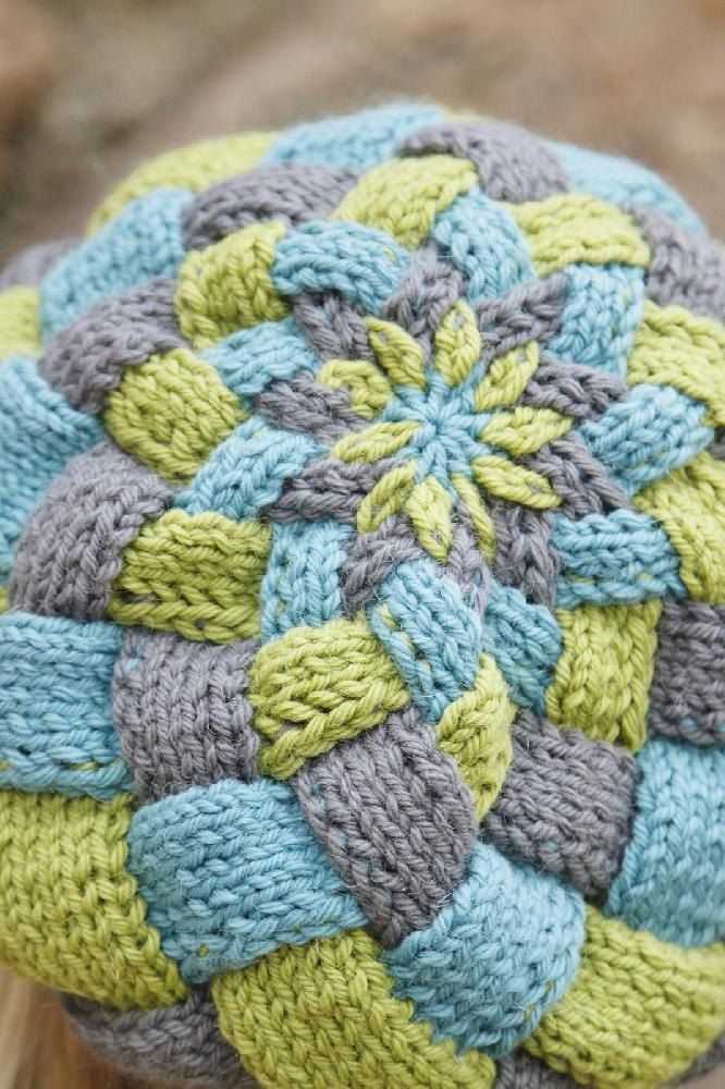 Entrelac beret knitting pattern