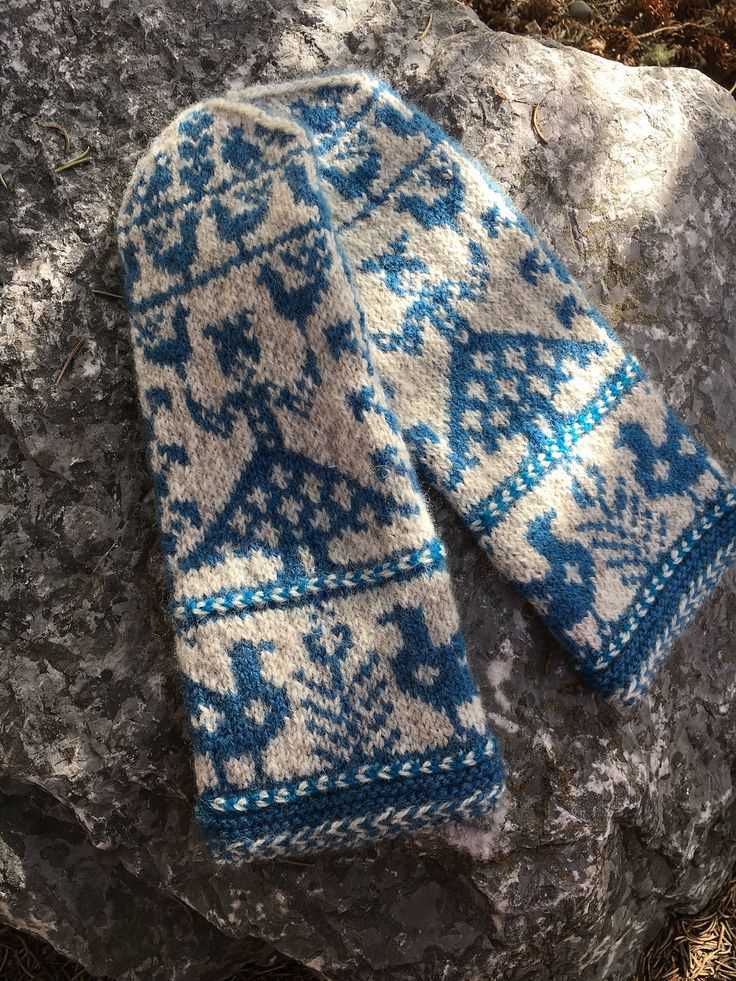 Stranded mittens knitting pattern
