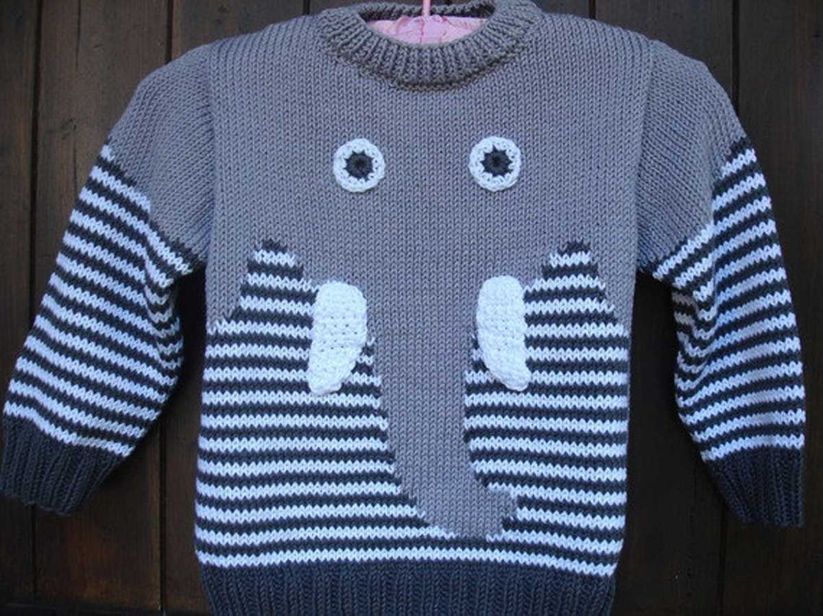 Elephant motif knitting pattern