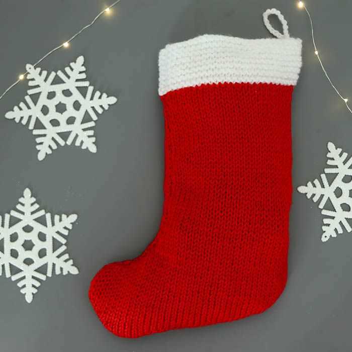 Free mini christmas stocking knitting pattern