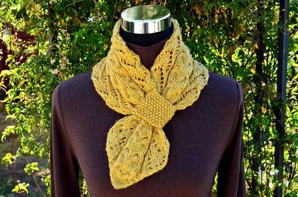 Falling leaves scarf knitting pattern