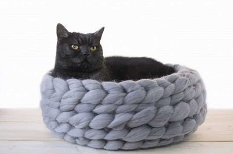 Knitting pattern for cat cave